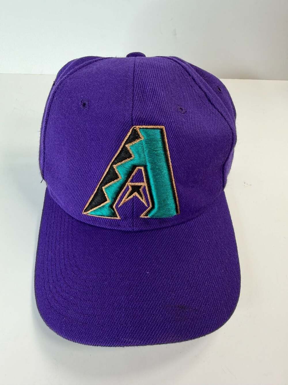 Vintage 90’s Arizona Diamondbacks MLB Snapback Cap Purple Hat